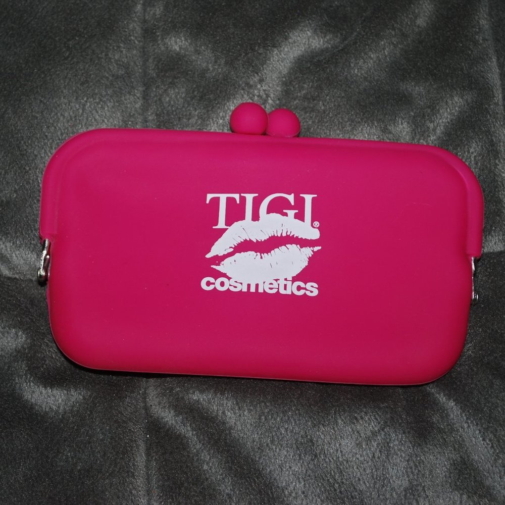 TIGI cosmetics silicon coin purse